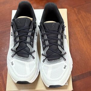 ON Cloudtilt Black and Gray Athletic Shoes size 6